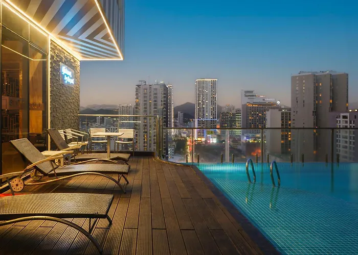 Hotel with pool: V Hotel Nha Trang