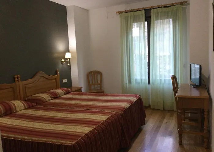 Hotel Cinco Castaños