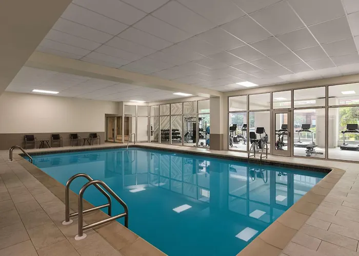 Beach hotel: Doubletree By Hilton New York-Laguardia