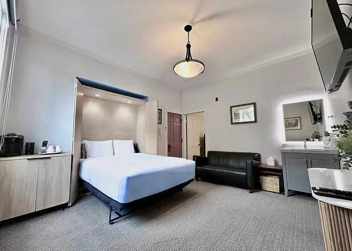 B&B only: The Grove Inn