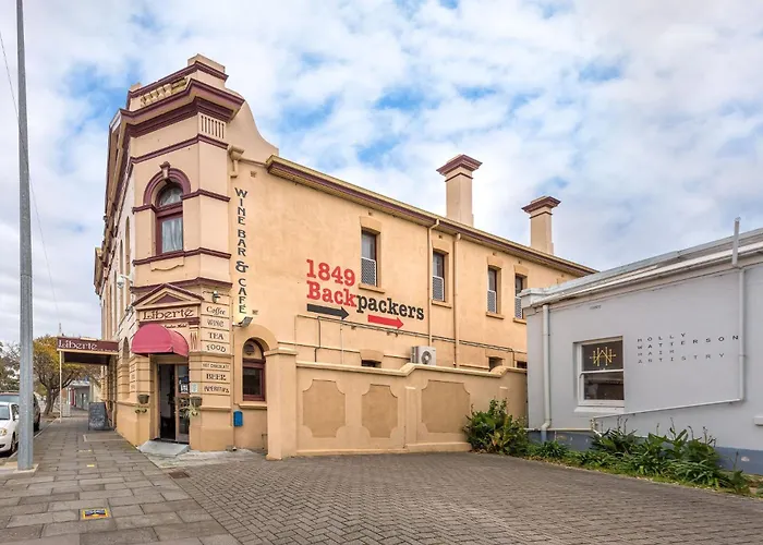 Hostel: 1849 London Hotel