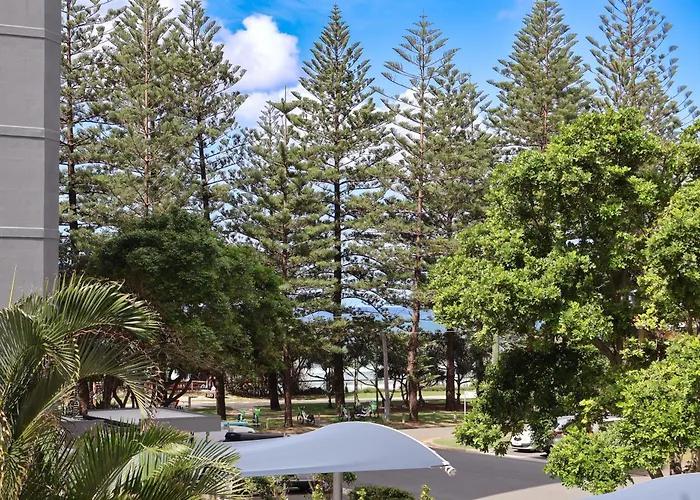 Burleigh On The Beach