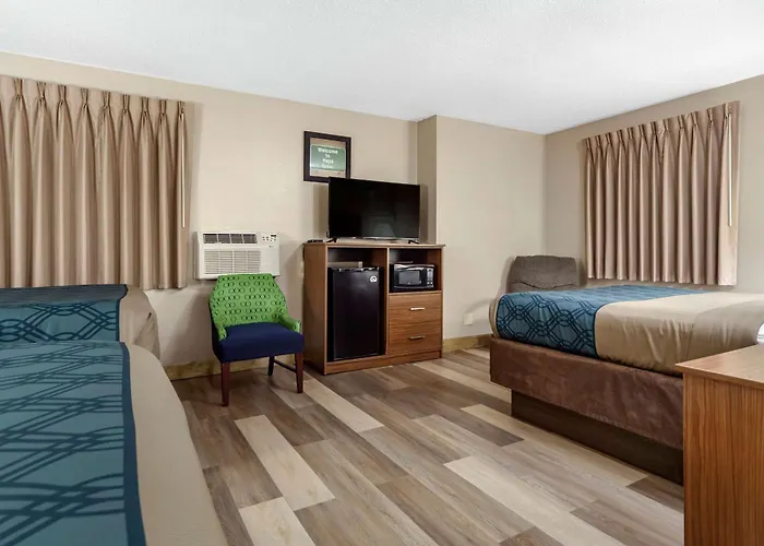 Pet Friendly hotel: Econo Lodge Hays I-70