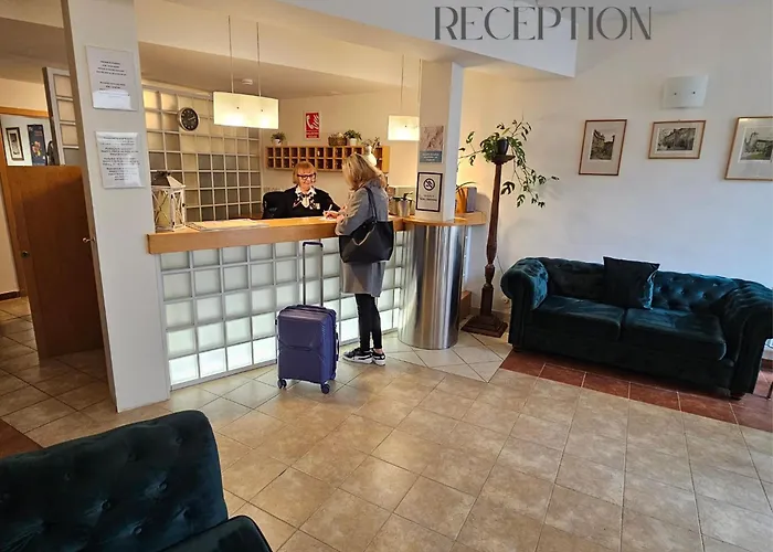 3 star hotels Claris