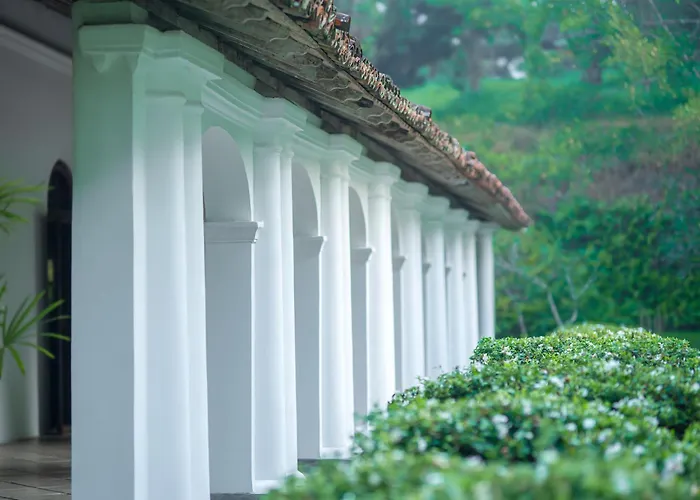 Hôtel de l'aéroport: Adigars Manor Kandy