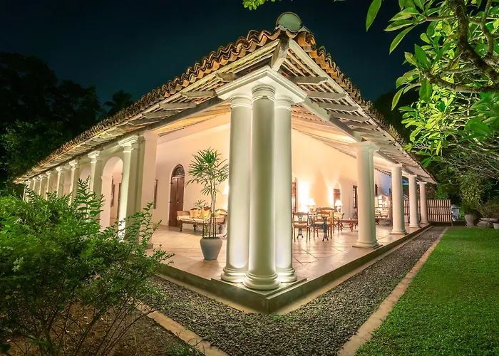 Hôtel de l'aéroport: Adigars Manor Kandy