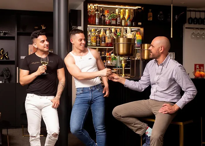 Casa de huéspedes: Elite Hotel - Gay Men Only (Adults Only)