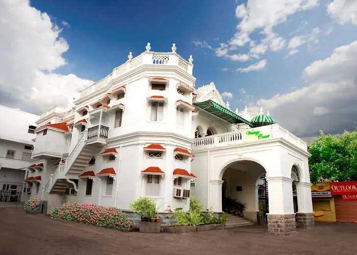 Сity center hotels Taj Mahal Abids