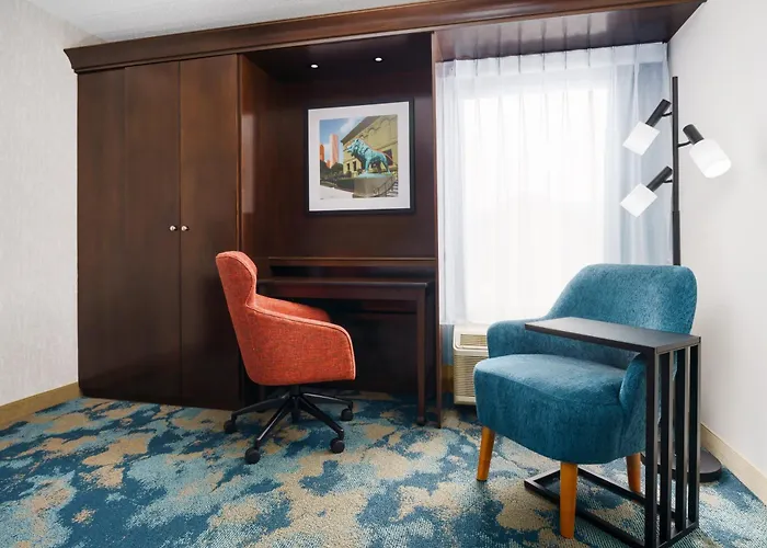 Cheap hotel: Hampton Inn Chicago-Midway Airport