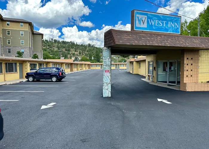 West Inn Nau - Downtown