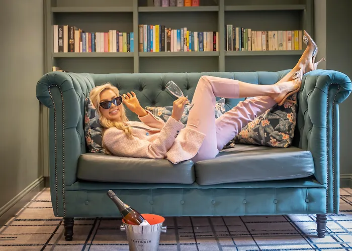 Central hotel: The House Hotel, An Ascend Hotel Collection Member