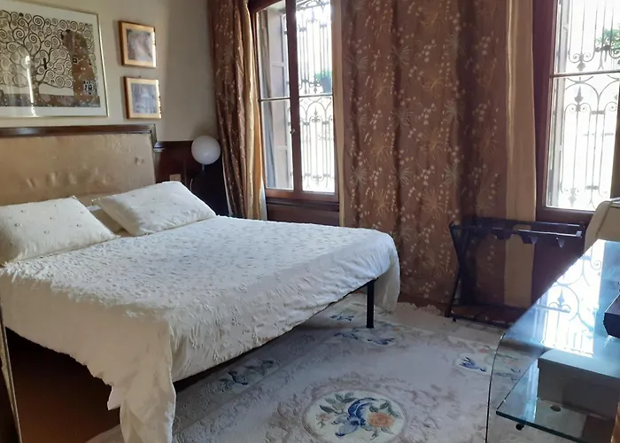 Honeymoon Suite On Grand Canal