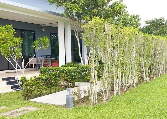 Cheap hotel: Moonlight Cottage