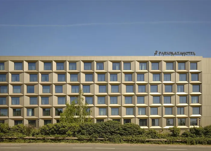  Park Plaza London, Park Royal