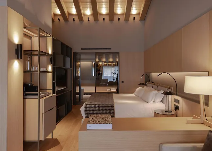  Blackpine - Small Luxury s