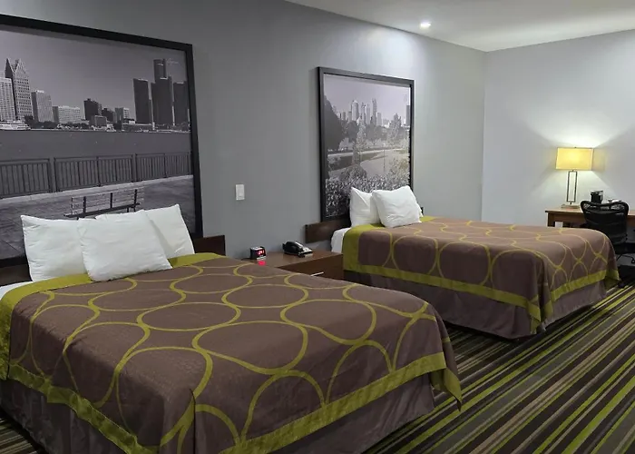 Dog friendly hotels Super 8 By Wyndham Windsor/Dougall