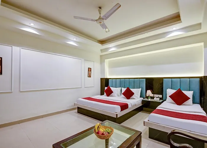 4 star hotel: Hotel Krishna Deluxe-By Rcg Hotels Near New Delhi Train Station