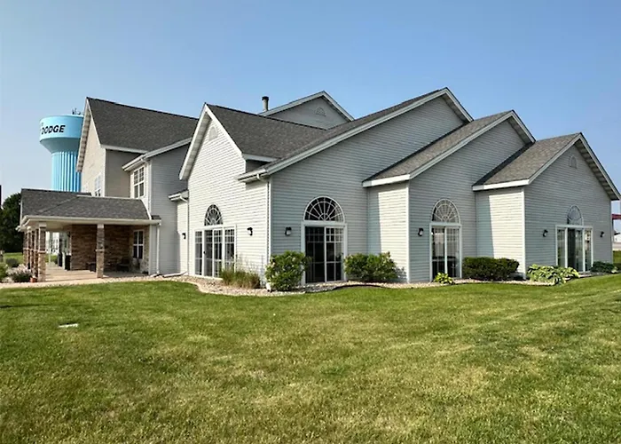 Hotel with pool: Best Western Harmony Inn Fort Dodge Iowa