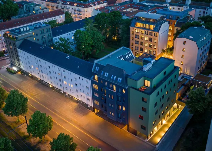 In Luxury hotels Sly Berlin