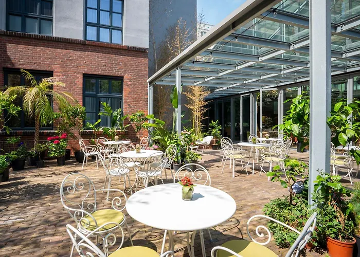 In Luxury hotels Sly Berlin