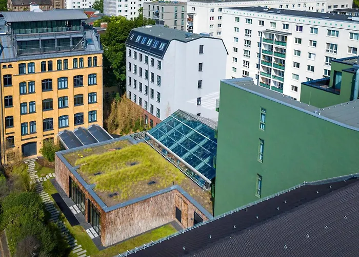 In Luxury hotels Sly Berlin