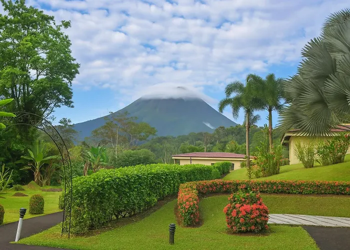  Arenal Volcano Inn