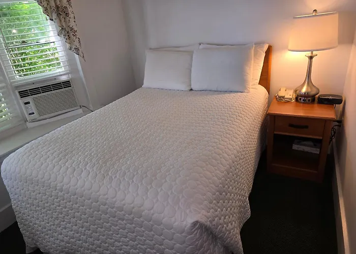 Cheap hotel: Terrace By The Sea