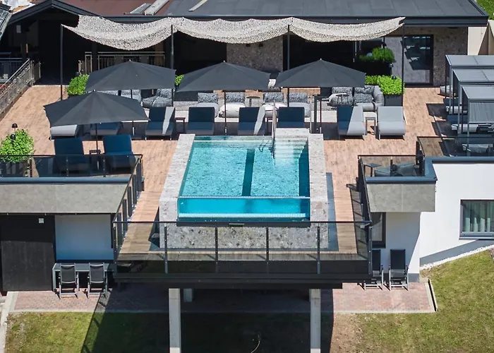 Poolhouse Boutique Lodge