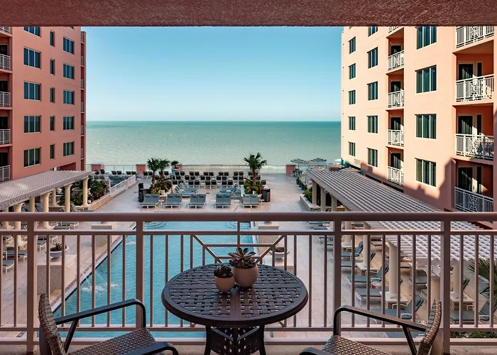Hotel with pool: Hyatt Regency Clearwater Beach Resort & Spa
