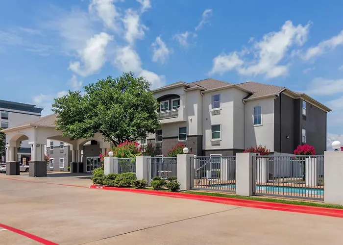 Cheap hotel: Super 8 By Wyndham Fort Worth Stockyards