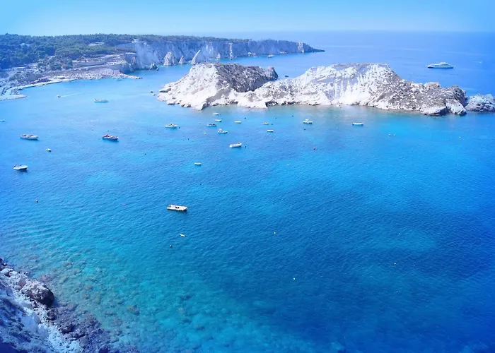 Hotel con vista: Comfy Vito Rooms With Ensuite And Parking - Bari Policlinico