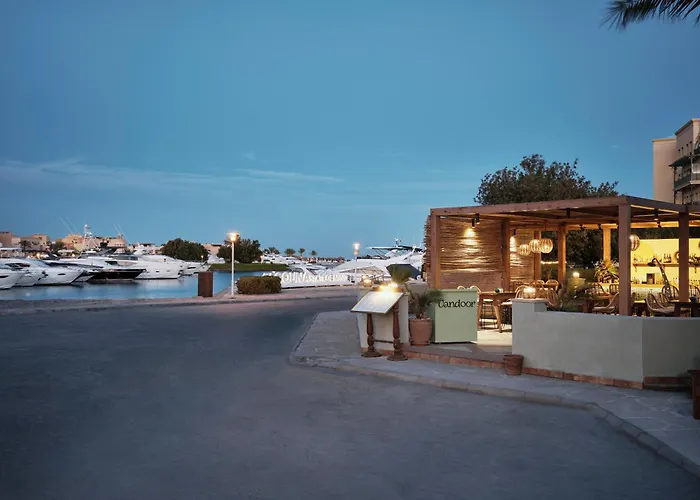 Hotel near College: Ali Pasha Hotel