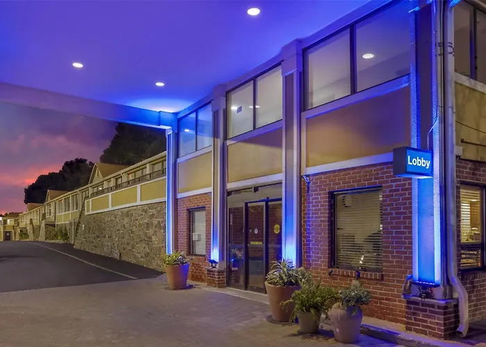 Cheap hotel: Best Western Fort Lee