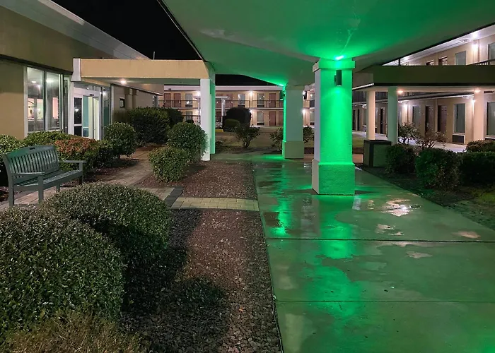 Motel: Quality Inn Elizabeth City Near University