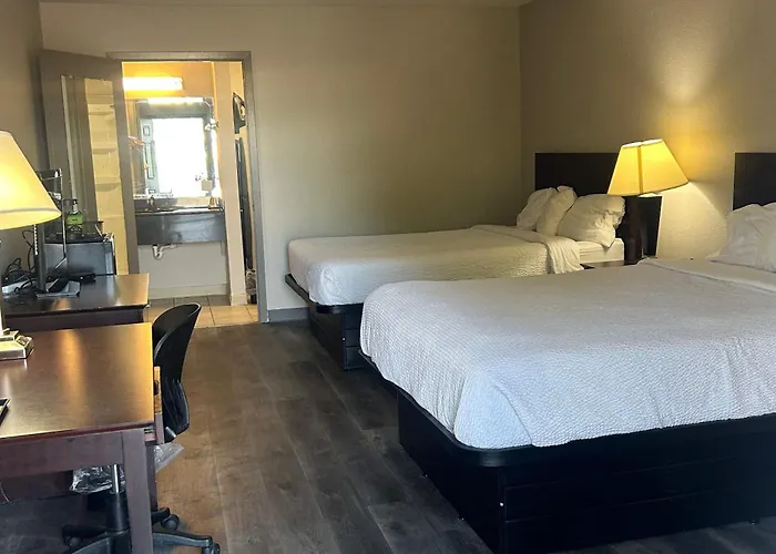 Motel: Days Inn By Wyndham Natchitoches