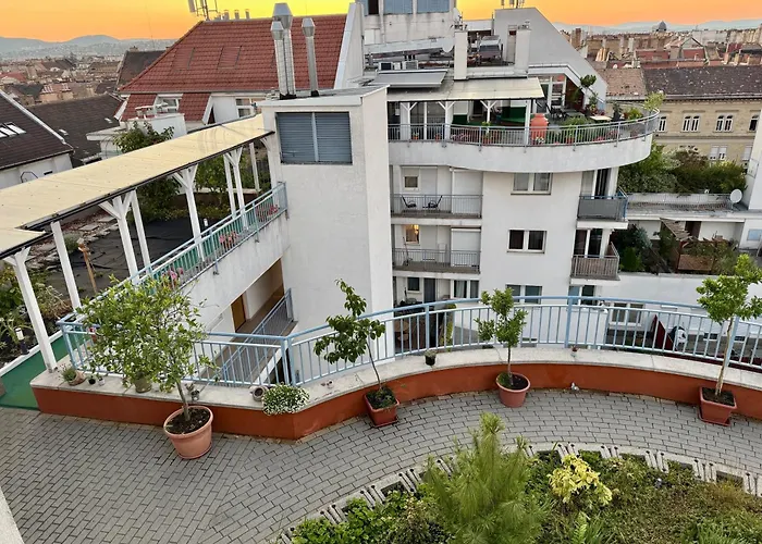 Rooftop City Residence With Underground Parking