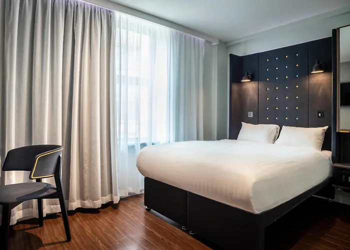 3 star hotels Point A London Paddington