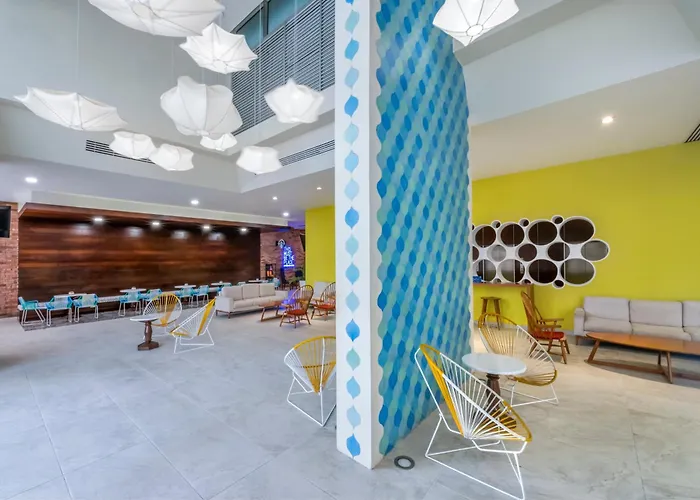 Lodge: Krystal Urban Cancun & Beach Club