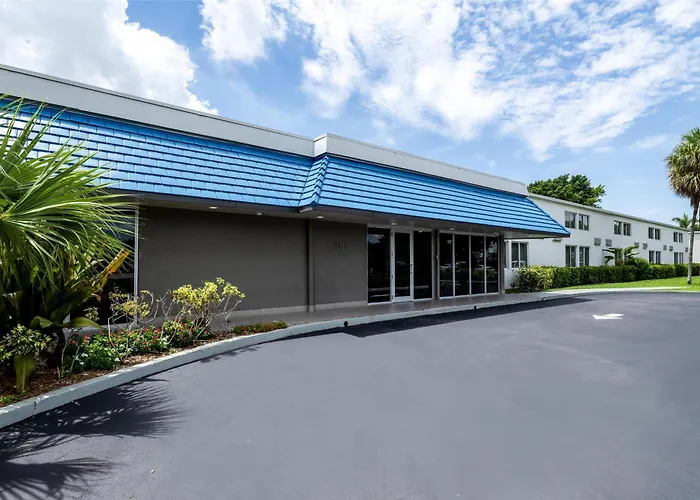 Pet Friendly hotel: Signature Inn Miami