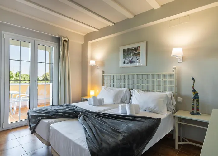 Hotel cerca del colegio: La Quinta II By H