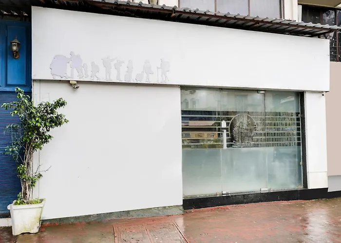 4 star hotel: Collection O Andheri Near Mumbai Airport Formerly We Stay