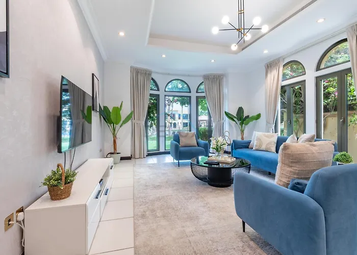 Villa: Luxury Beachfront Villa With Direct Beach Access, Next To Community Pool, Close To The Thrills Of Aquaventure Waterpark, Canal Cove, Palm Jumeirah By Deluxe Holiday Homes