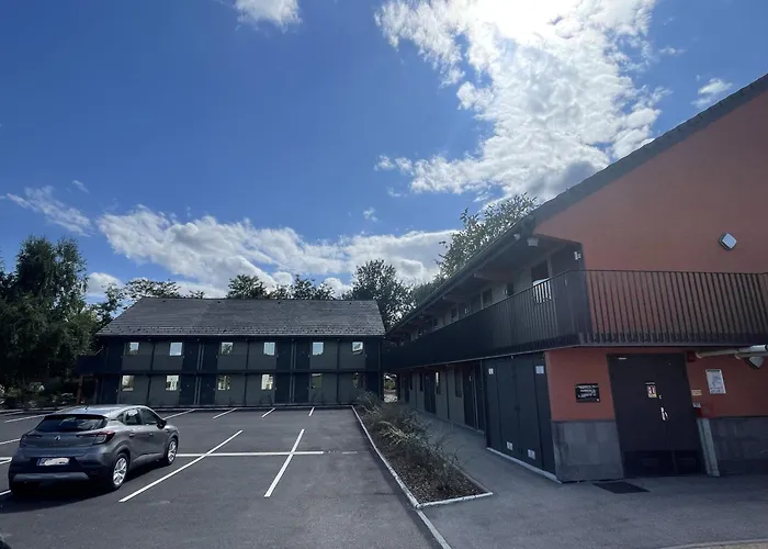 Hôtel avec vue: Campanile Nature - Clermont-Ferrand Nord Riom