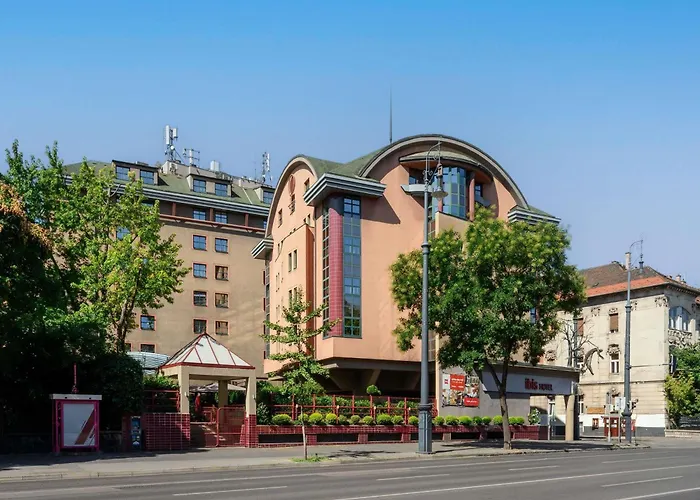 Central hotel: Ibis Budapest Heroes Square