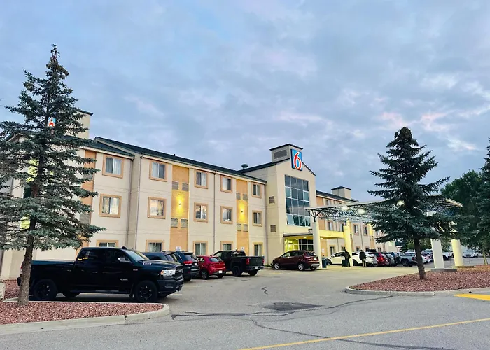 Pet Friendly hotel: Motel 6-Red Deer, Ab
