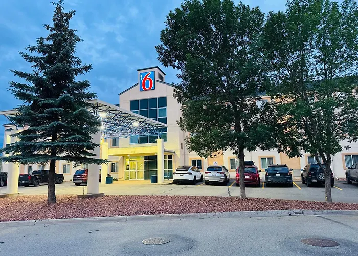 Pet Friendly hotel: Motel 6-Red Deer, Ab