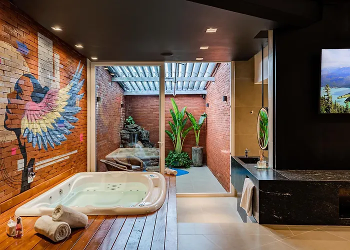 Hotel: Monn Cherry Motel