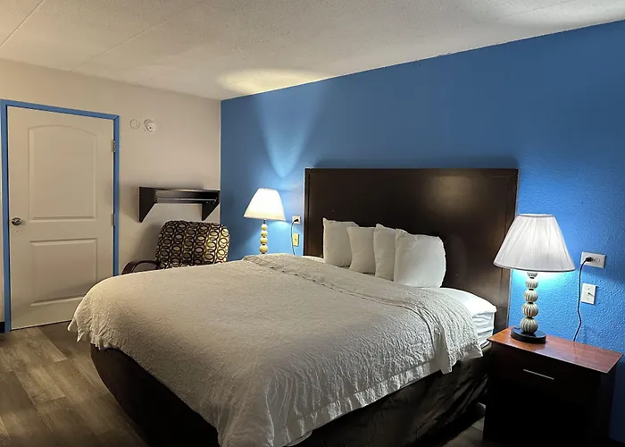 Motels American Inn & Suites Bishop Airport Flint