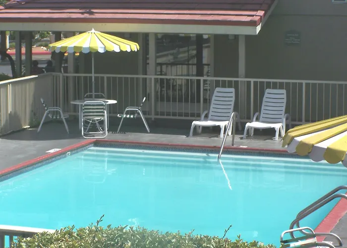 Inn At Market Square