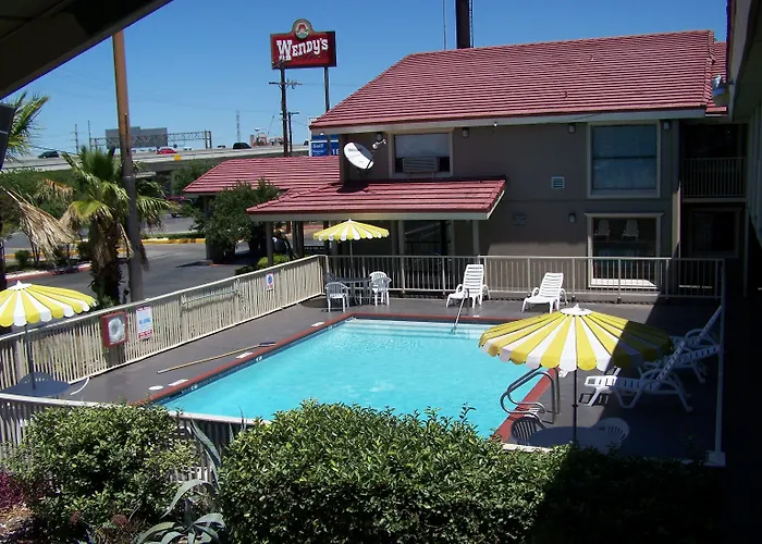Inn At Market Square